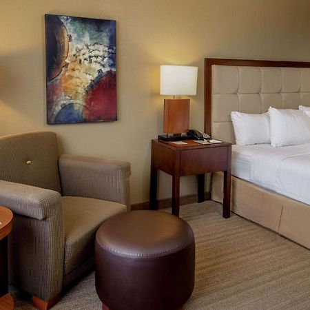 Hotel Doubletree By Hilton St. Louis At Westport à Maryland Heights Extérieur photo