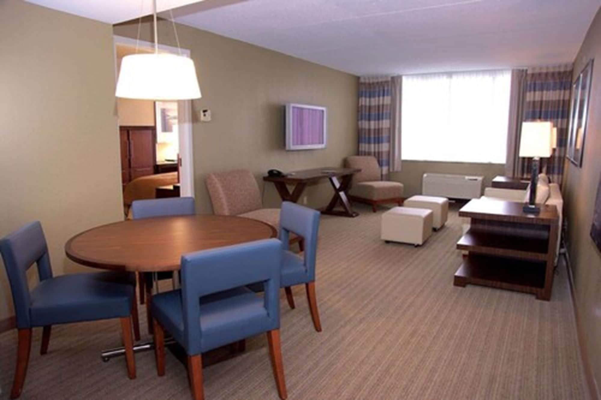 Hotel Doubletree By Hilton St. Louis At Westport à Maryland Heights Chambre photo