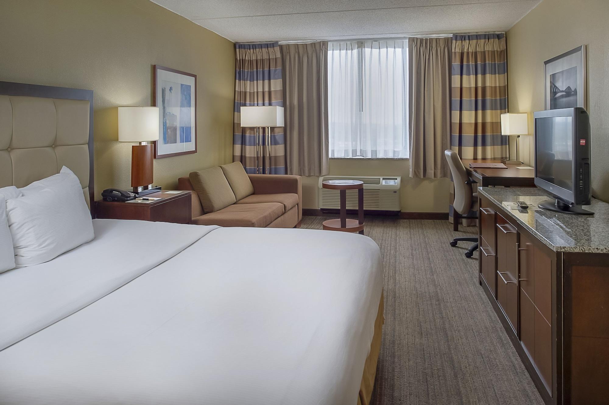Hotel Doubletree By Hilton St. Louis At Westport à Maryland Heights Extérieur photo