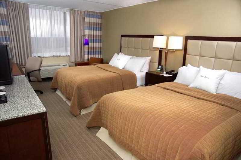 Hotel Doubletree By Hilton St. Louis At Westport à Maryland Heights Chambre photo