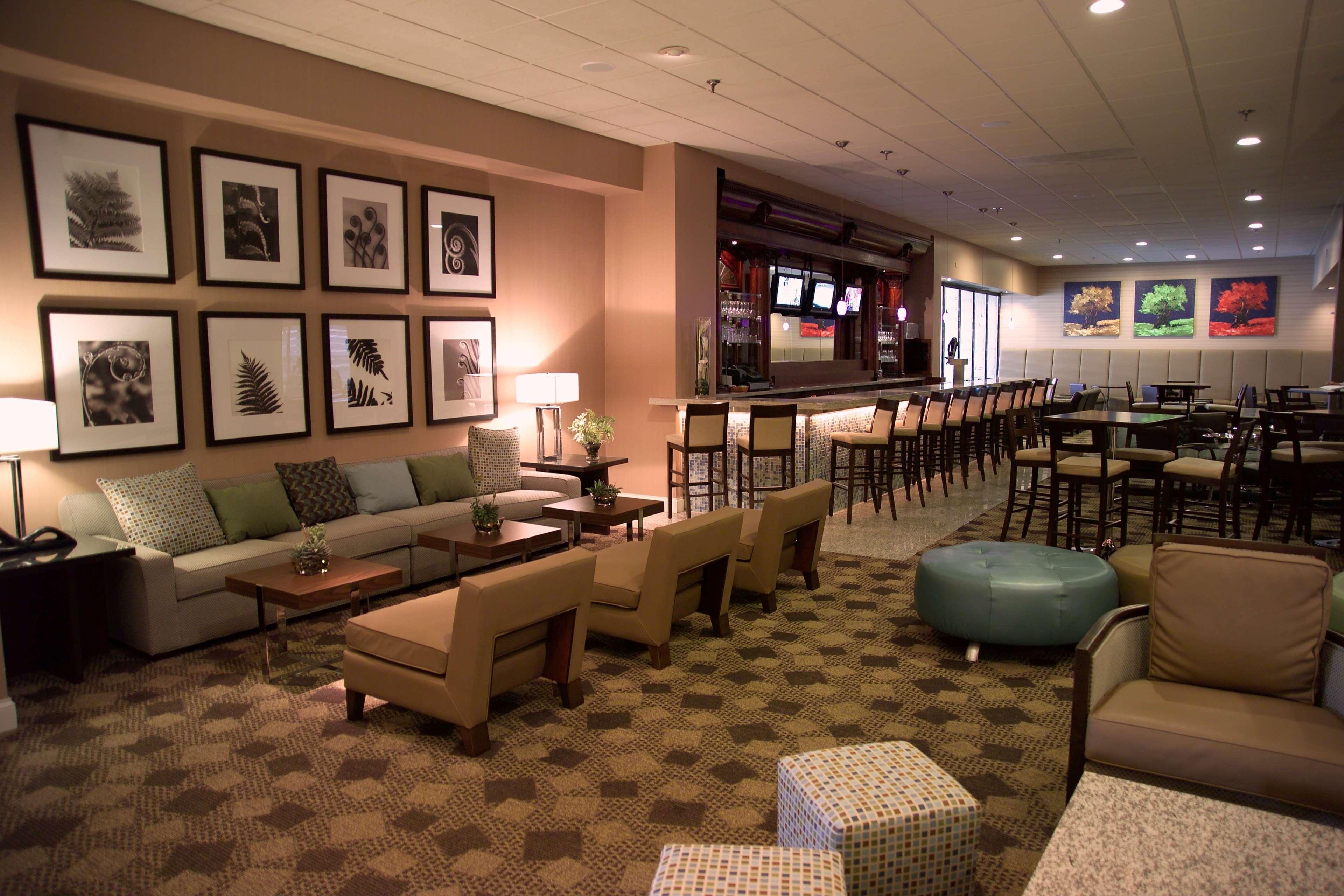 Hotel Doubletree By Hilton St. Louis At Westport à Maryland Heights Extérieur photo