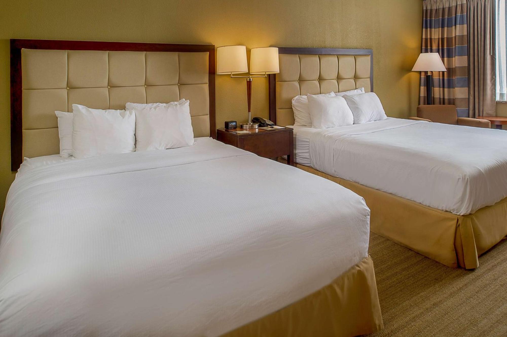 Hotel Doubletree By Hilton St. Louis At Westport à Maryland Heights Extérieur photo
