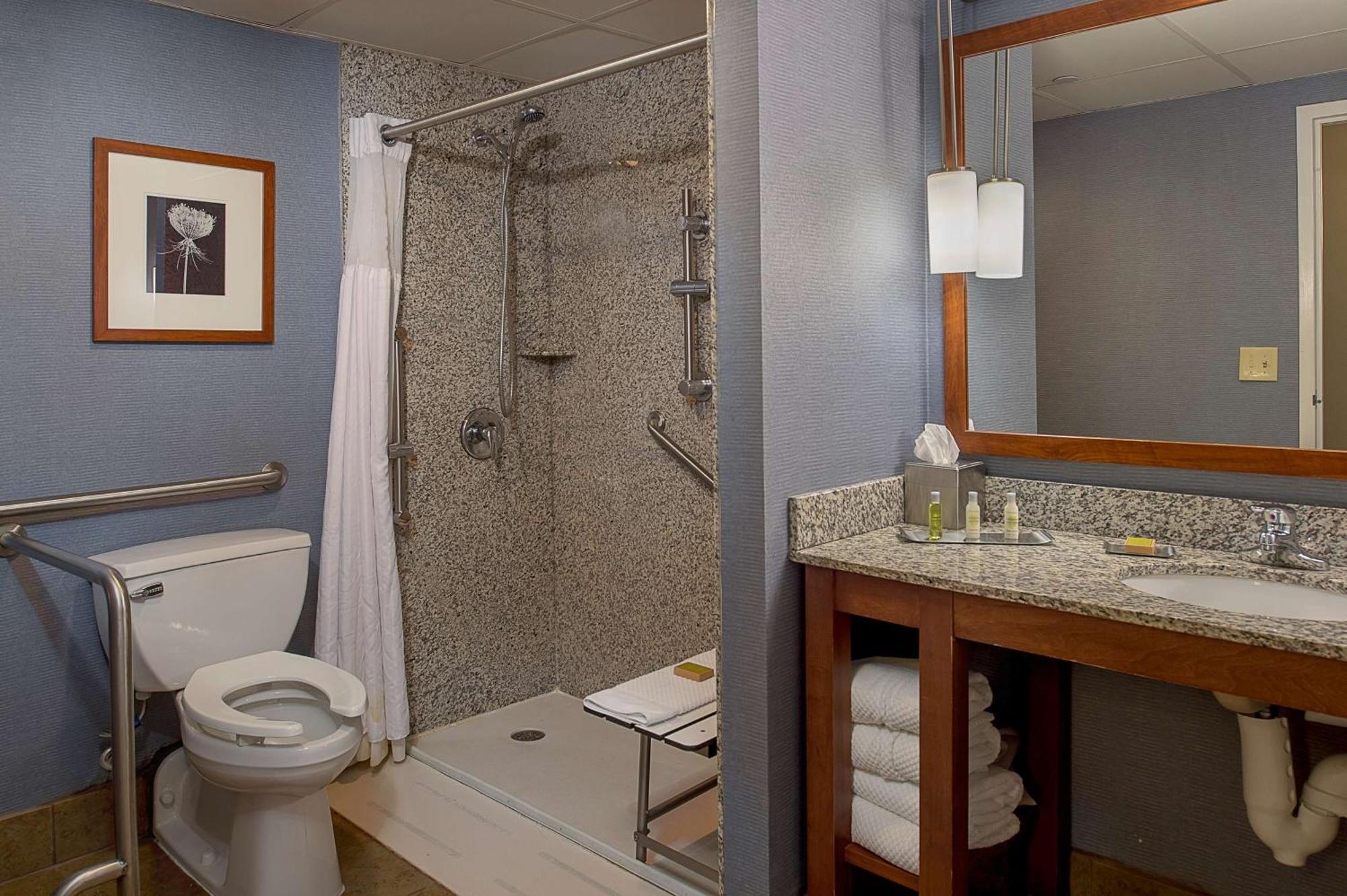 Hotel Doubletree By Hilton St. Louis At Westport à Maryland Heights Extérieur photo