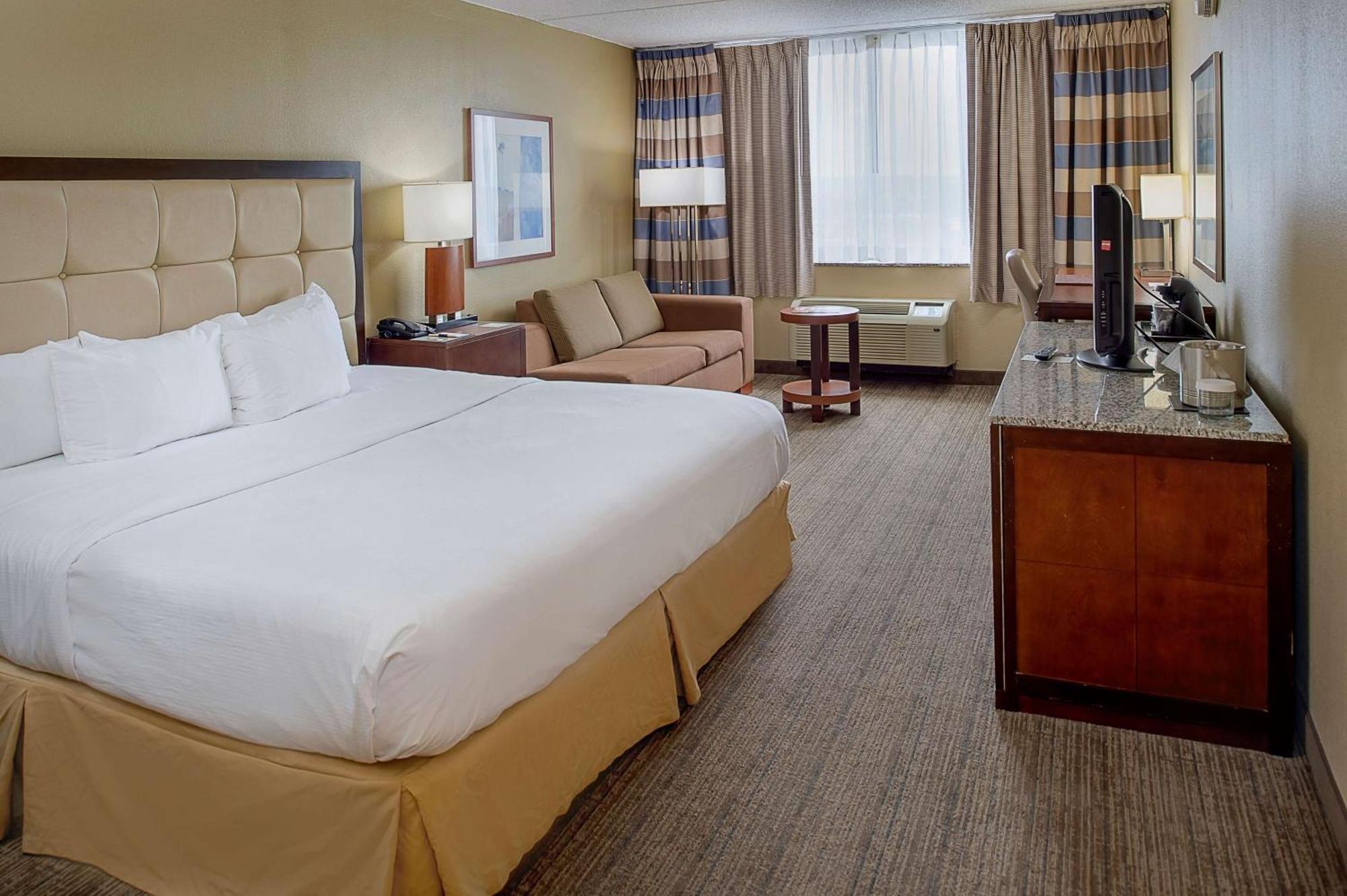 Hotel Doubletree By Hilton St. Louis At Westport à Maryland Heights Extérieur photo