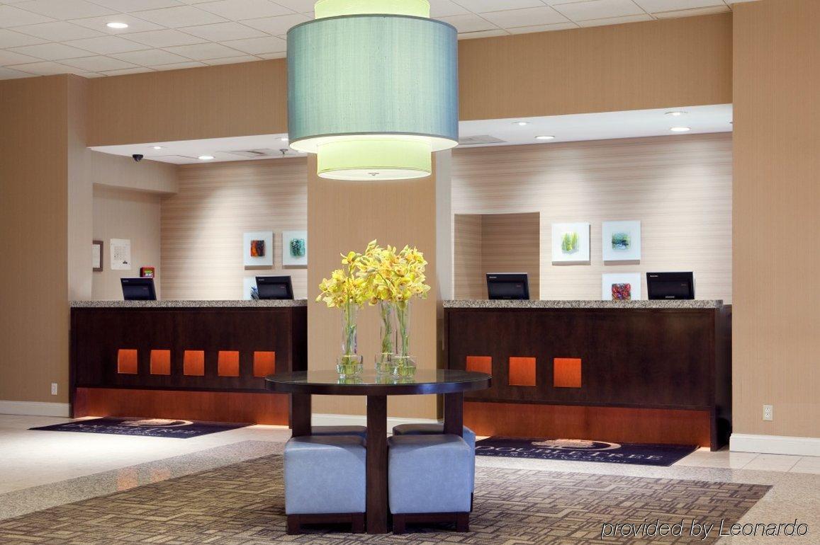 Hotel Doubletree By Hilton St. Louis At Westport à Maryland Heights Extérieur photo